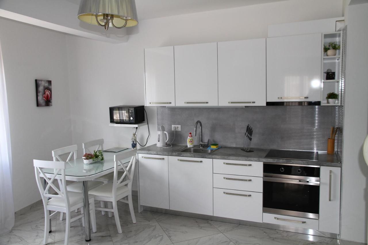 Bella Costa Apartment Dobra Voda Luaran gambar