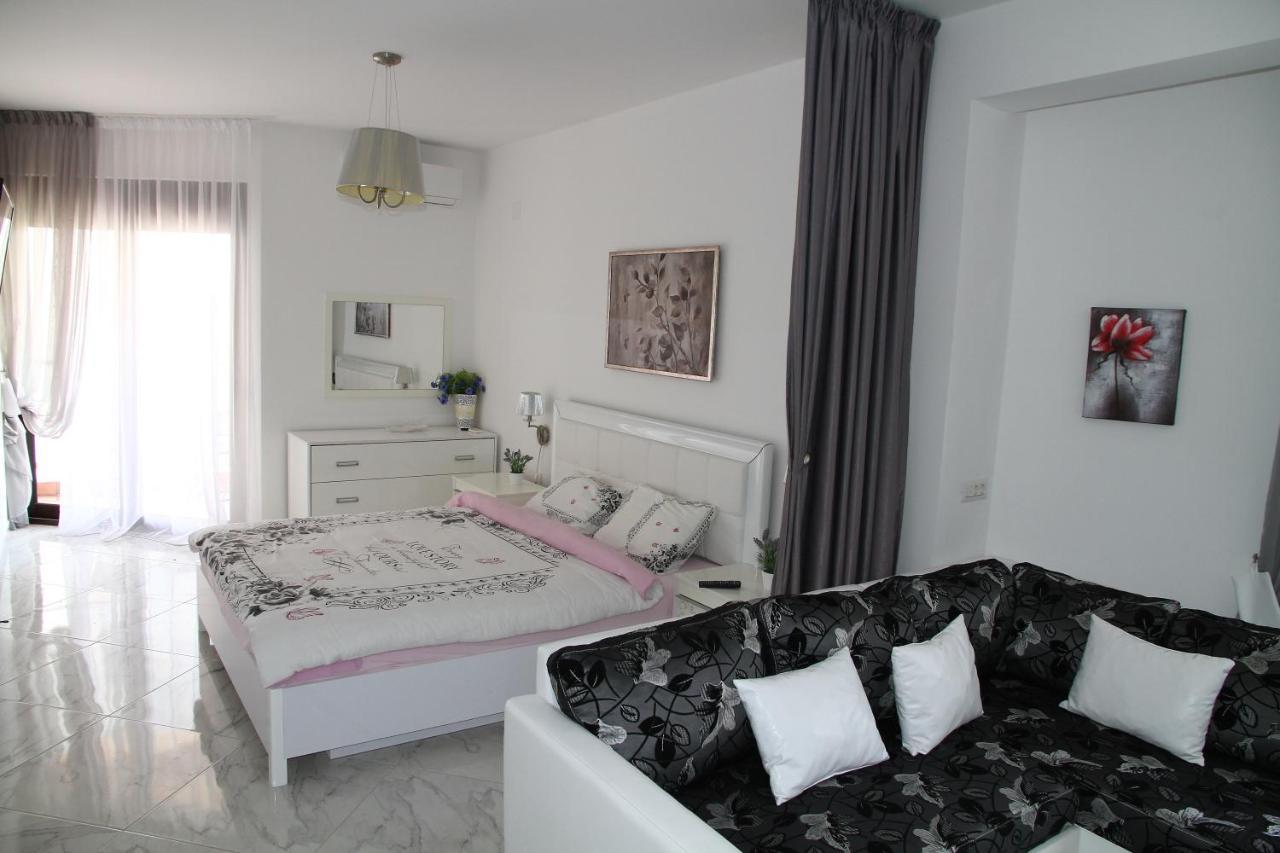 Bella Costa Apartment Dobra Voda Luaran gambar