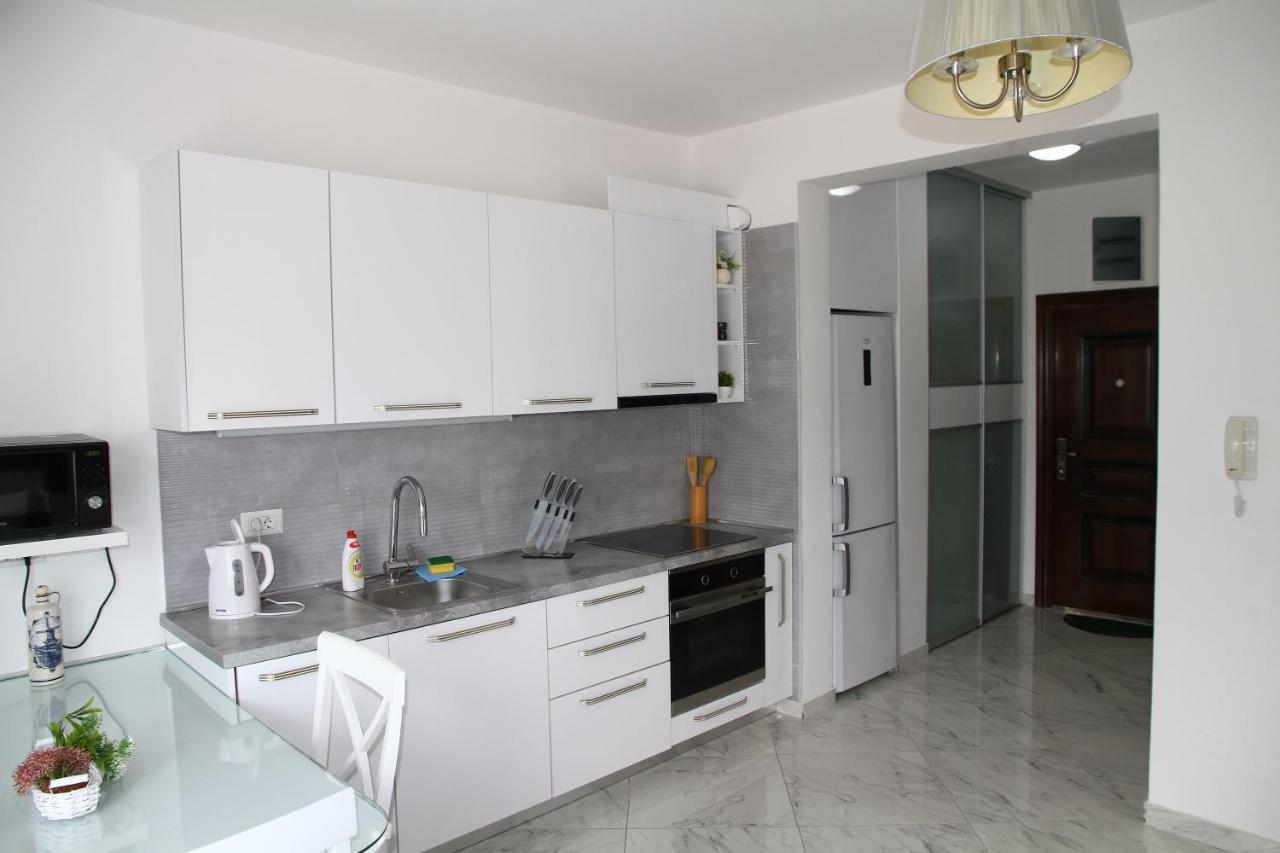 Bella Costa Apartment Dobra Voda Luaran gambar