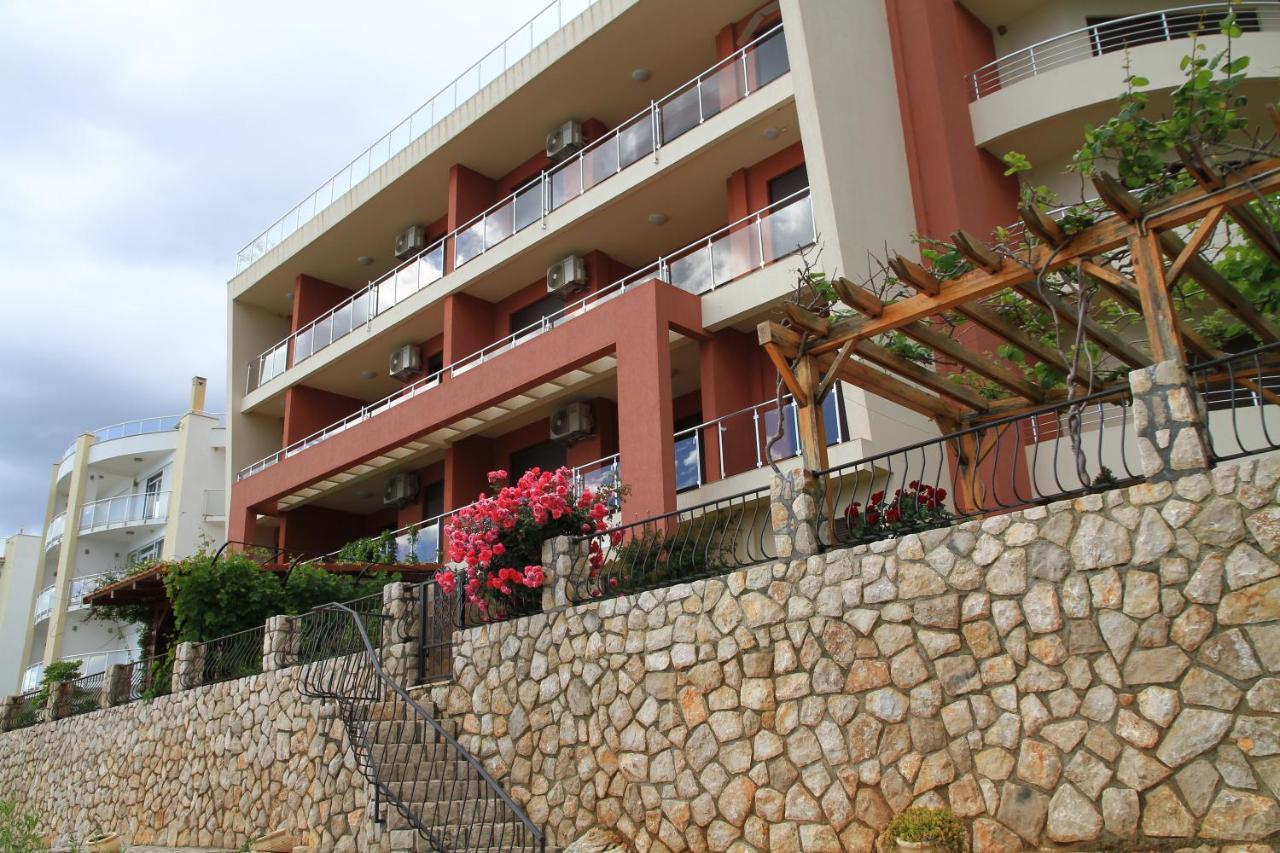 Bella Costa Apartment Dobra Voda Luaran gambar
