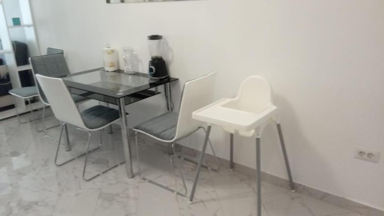 Bella Costa Apartment Dobra Voda Luaran gambar